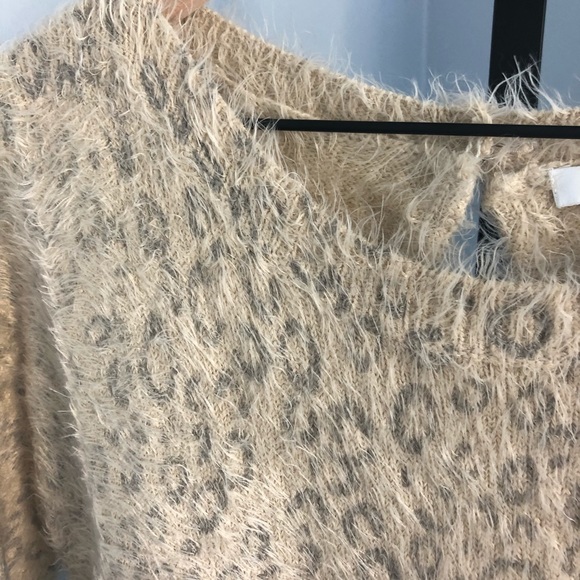 Piperlime Mohair Leopard Keyhole Sweater - Picture 5 of 8
